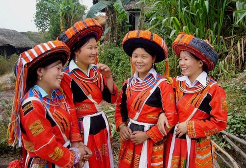 Đầu tư, hỗ trợ các dân tộc ít người - Bài 1